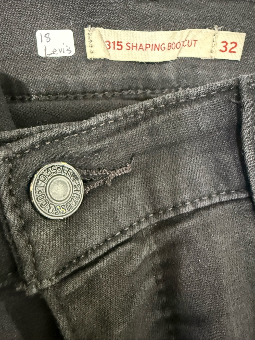 Women Levi’s 315 Shaping Bootcut Black Jeans 32